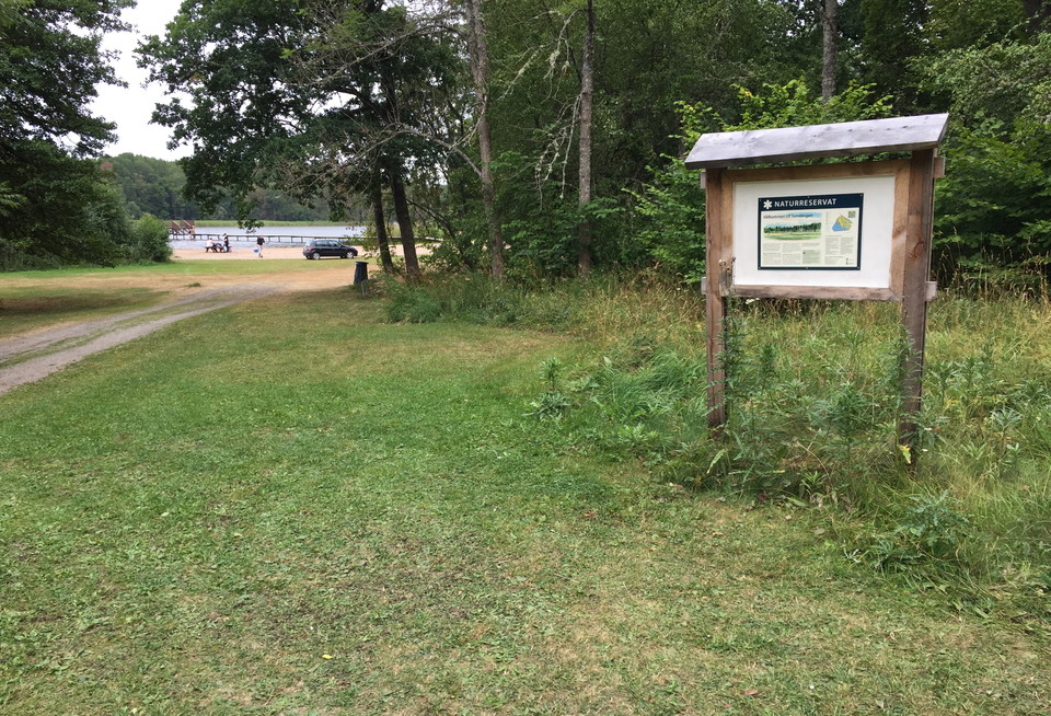 Informationstavla i närheten av Sundängens badplats
