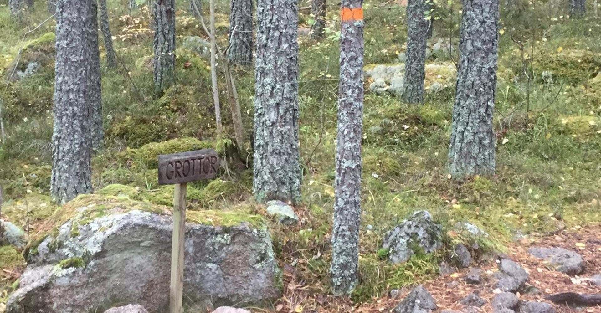Trollegater - här finns det grottor!
Etapper:
Trollegater-Öna, Linköping
Stickspår till Trollegater, Kinda