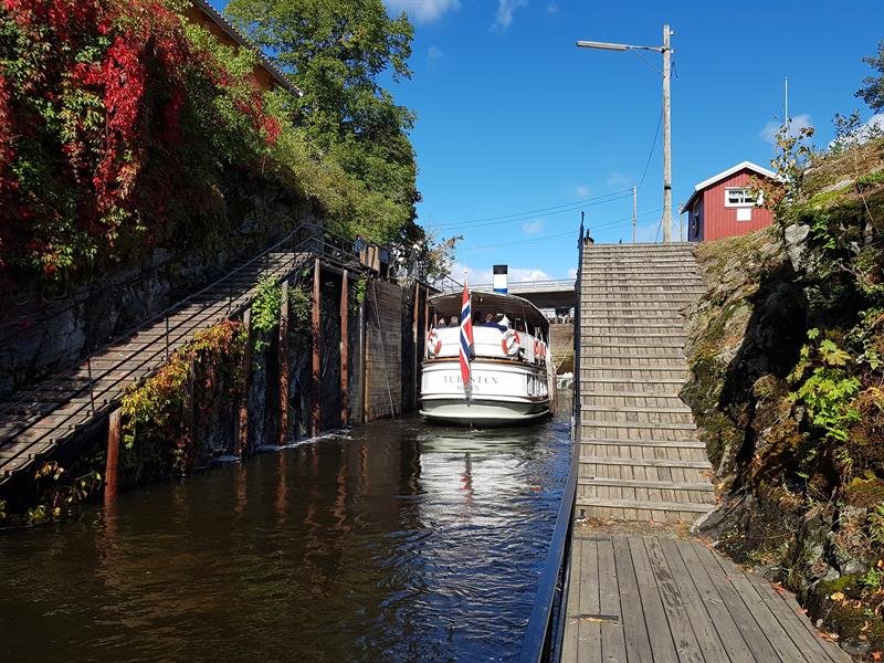 DS Turisten i slusene på Ørje