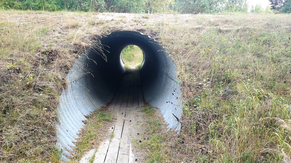 Gångtunnel till Parkeringsplats vid Kvarnsjön