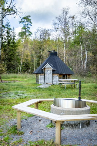 BBQ area by lake Lyngsjön, Krogsered