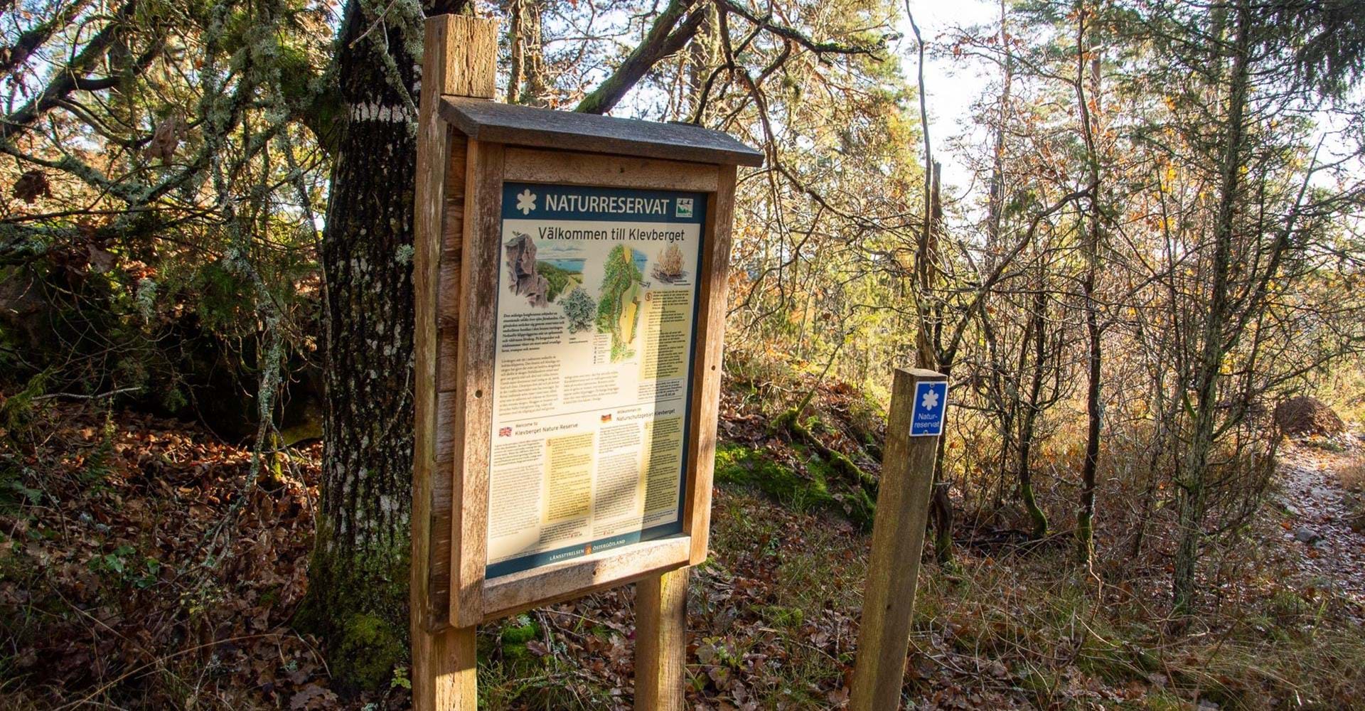 Reservatstavla om Hallstad ängar
