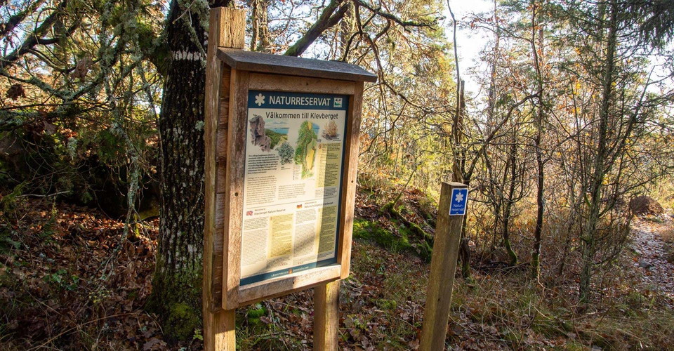 Reservatstavla om Hallstad ängar