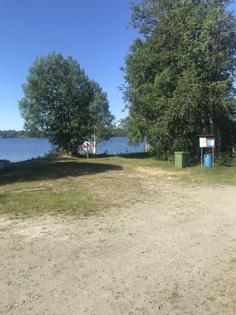 Strand vid Segersjöns badplats