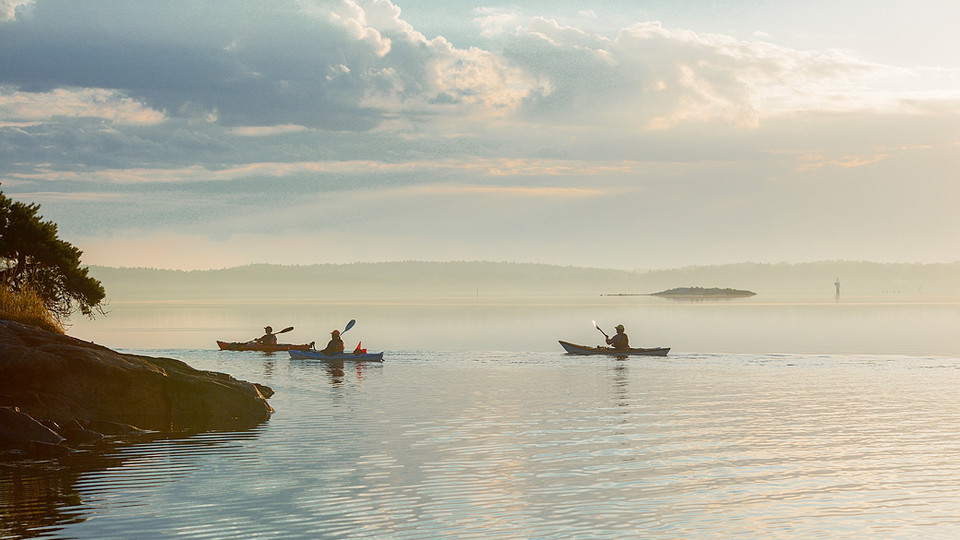 Kajakpaddling vid Elfviks udde. Foto Eddie Granlund