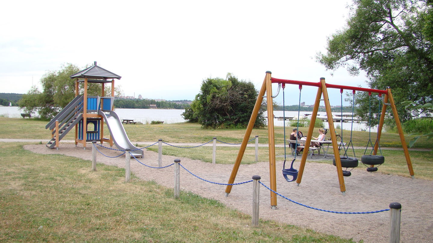 Mölnastrandparks lekplats.