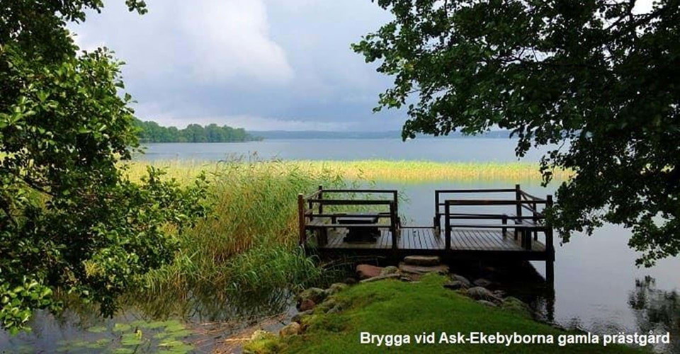 Brygga vid Ask-Ekebyborna gamla prästgård. 
Etapp: Motala-Borensberg.  
Motala. 