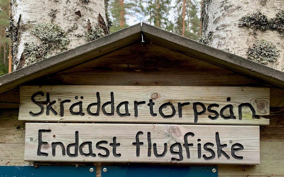 Endast flugfiske i ån