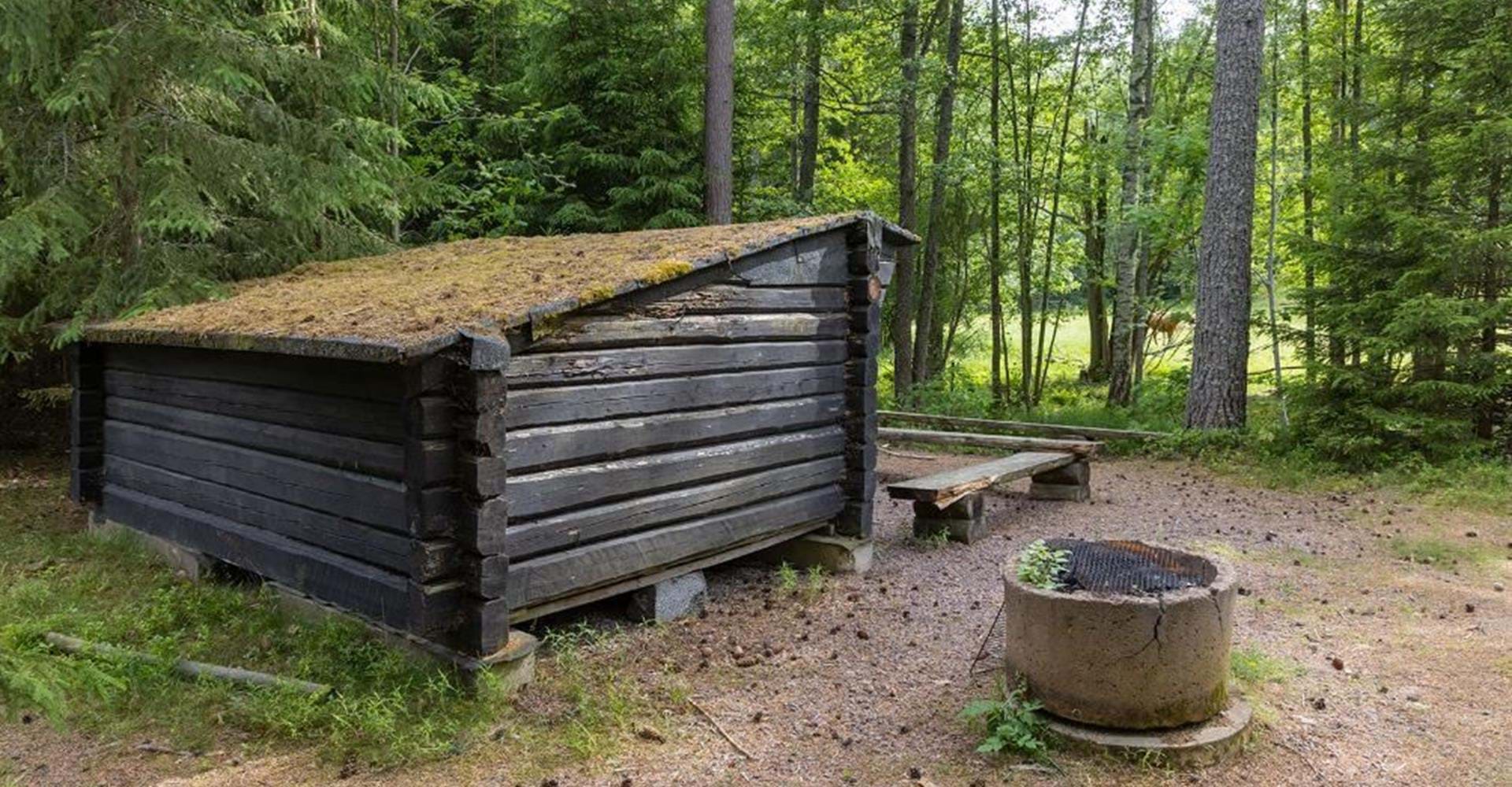 Vindskydd hotell Föllingen, Pinnarp. 
Etapp: Smedstorp-Pinnarp,  Pinnarp-Fagerhult och Kisa-Pinnarp. 
Kinda. 
