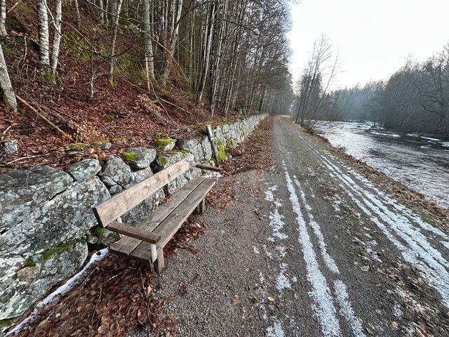 Rastbänk, Käringahejan