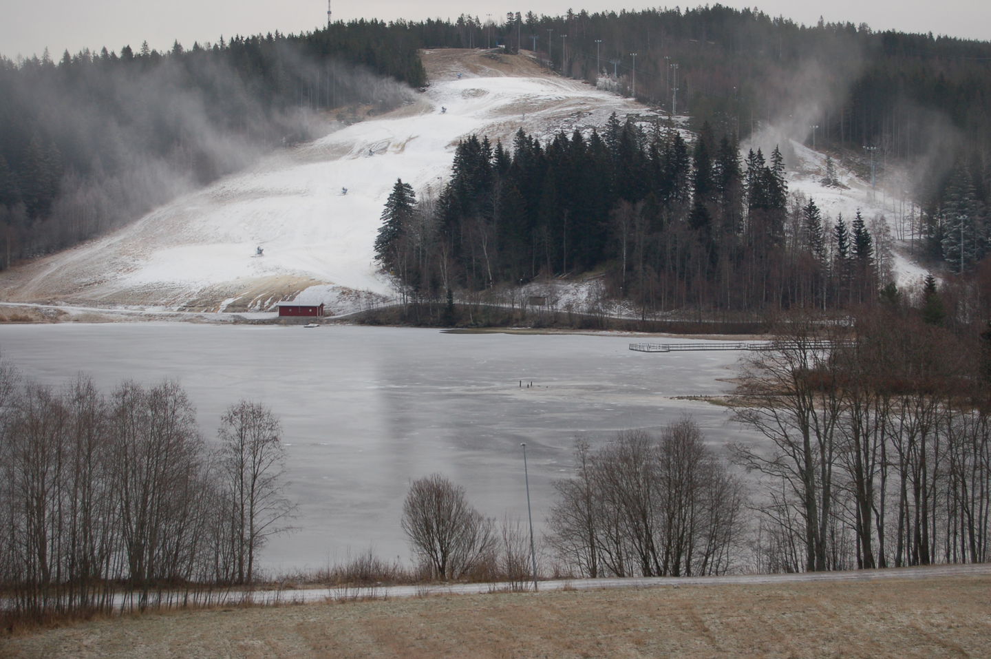 Snöproduktion i Sidsjöbacken