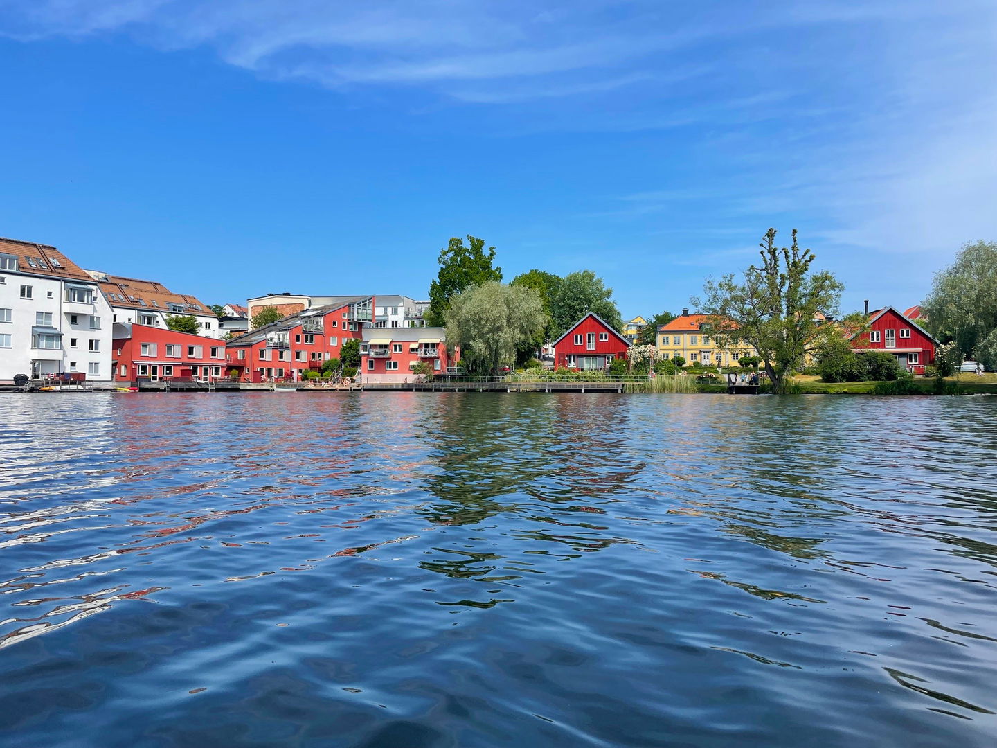 Kanotleden passerar förbi Järla sjö.