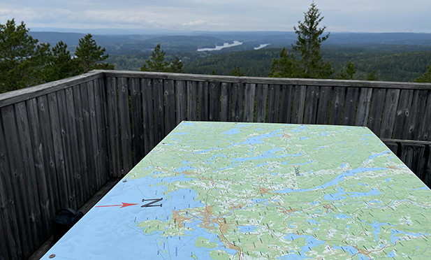 I utsiktstornet finns en karta över området.