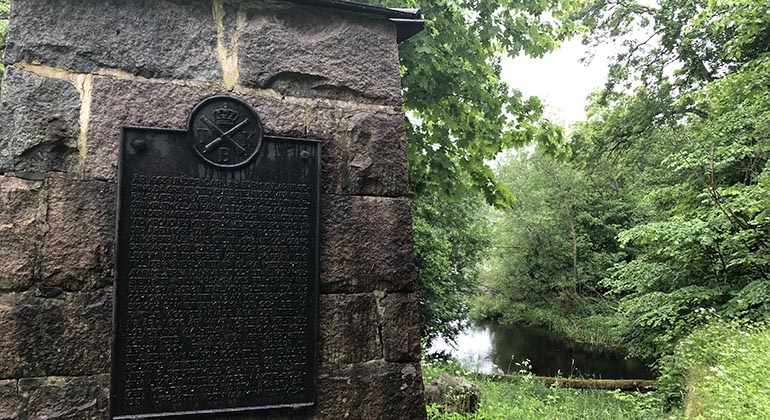 Monumentet Torsebro krutbruk.