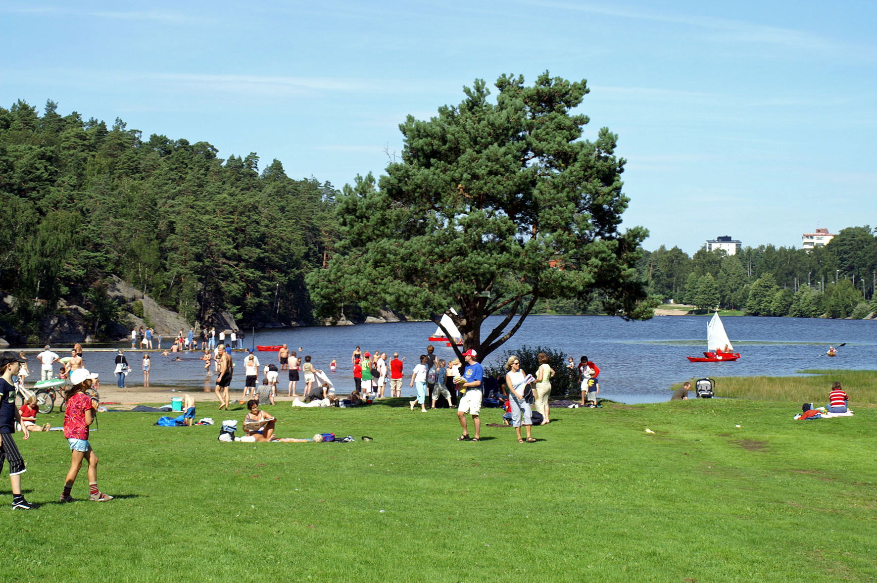Badet vid sjön Övre Rudan.
