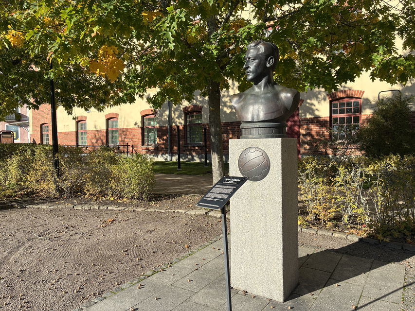 Nils Liedholm byst.