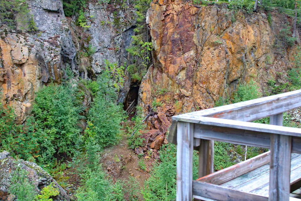 Ingången till Herkulesgruvan, Döda fallet.