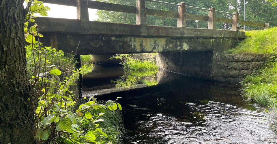 Svämb bromiljö, 1930-talsbro över Orrnäsån.
Etapp: Orrnässlingan
Ödeshögs kn
