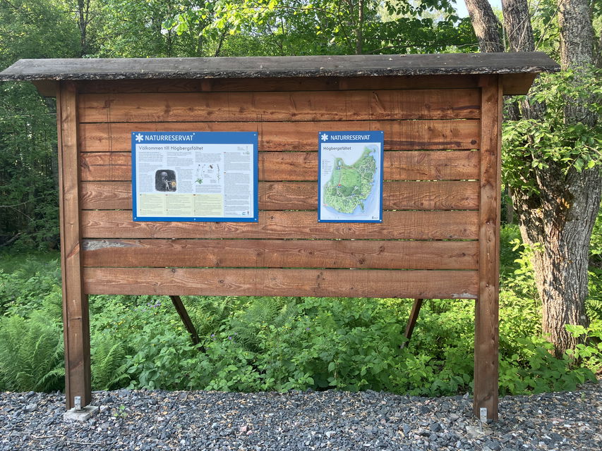 Tavla med information och karta över området. Läs gärna vad som gäller i området. 