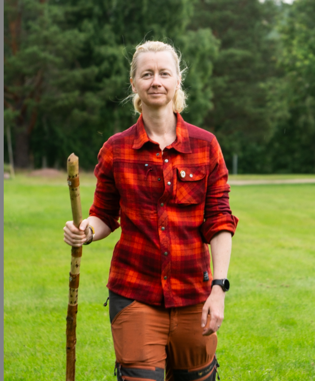 Författaren Emma Jönses vandrar och guidar gärna på pilgrimsleden Romboleden och har gett ut en barn- och ungdomsbok som vill sprida kunskap om pilgrimsleder i Härjedalen till barn och unga.
