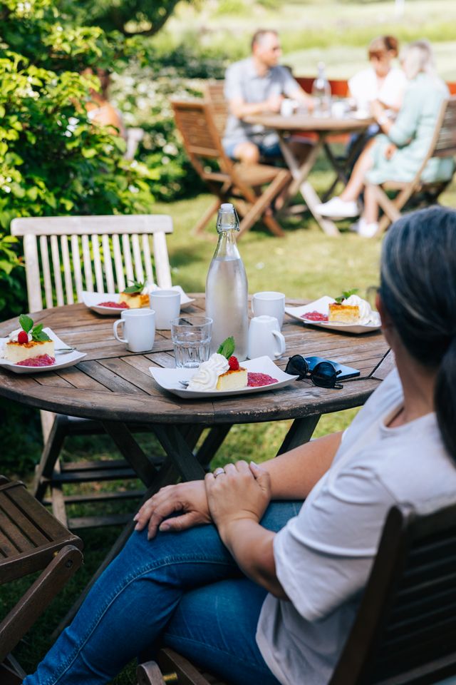 Stanna till o ta en fika på Sussies cafe