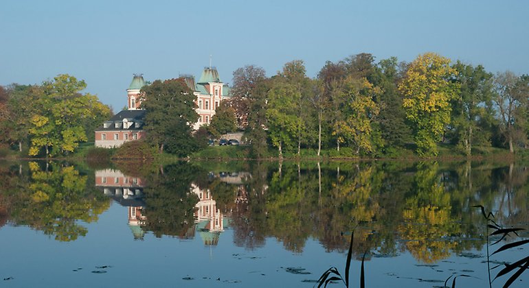 Häckeberga slott och sjö.