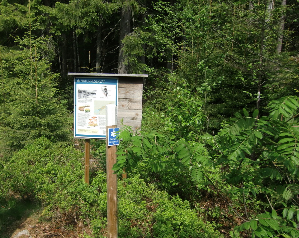 På skylten finns information om naturreservatet Svarthavet.
