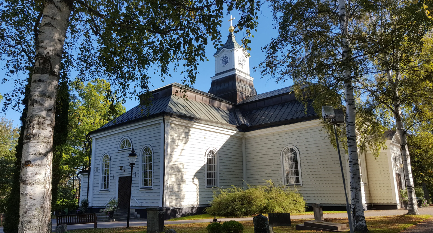 Pilgrimsvandringen och etapp 8 av Rombolden börjar vid Ludvika Ulrika kyrka och efter dagens slut tar du enkelt bussen tillbaka till kyrkan och hotellet i Ludvika. 