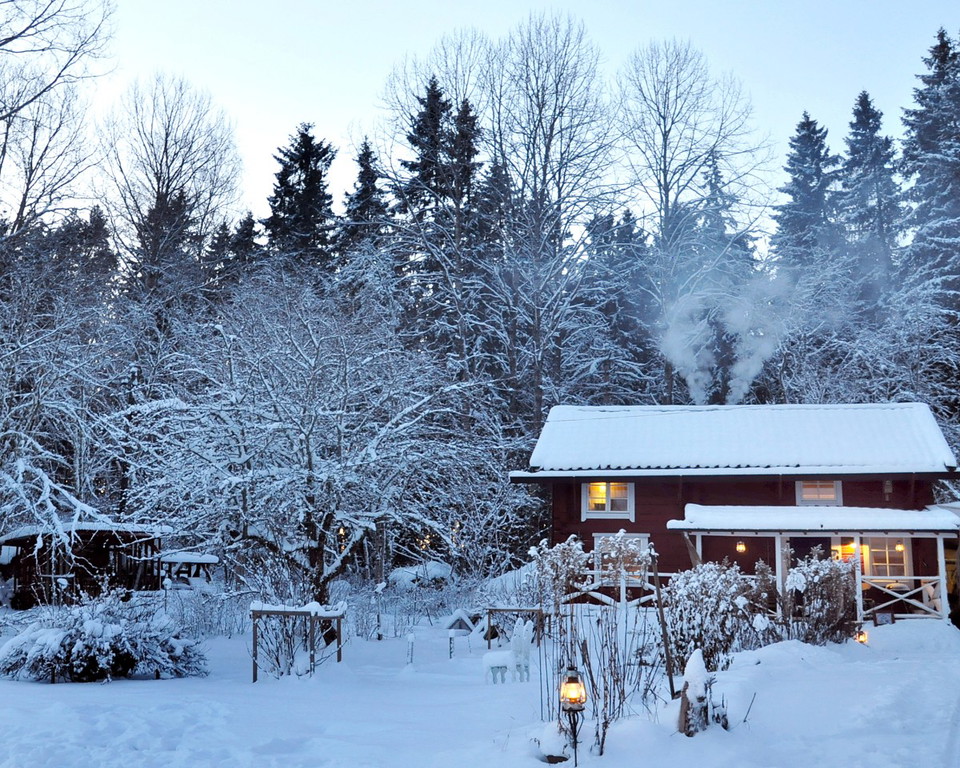 Edens Garden stuga på vintern