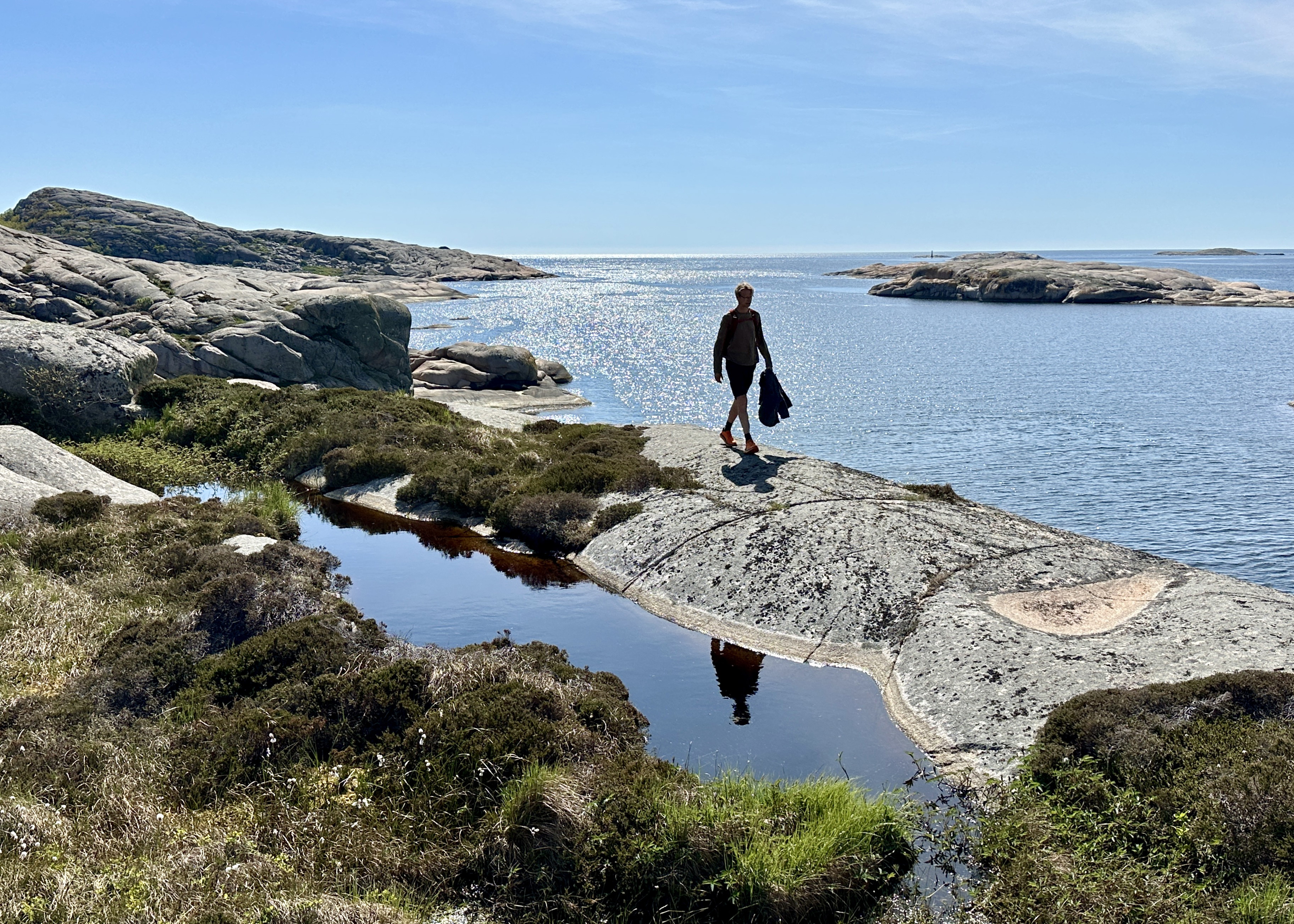 På väg över Bohusläns klippor mot Naturkartans webbinarium om hur du som är verksam i Västra Götalan…