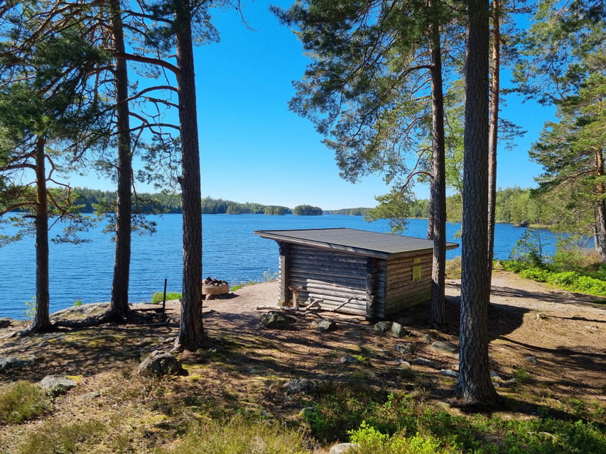 Naturskön vandring vid sjön Västjuten, etapp Regna-Tjuttorp.